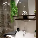 La Demeure De Poulpican Sakura Jacuzzi Charme Romantique Terrasse Privee 300m Et Restaurants Valmer - Golfe Saint Tropez 게스트하우스 3*